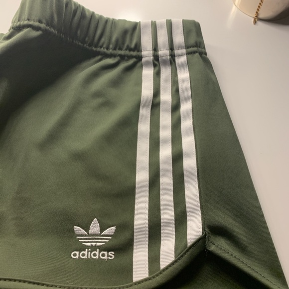Adidas khaki booty shorts - Picture 3 of 5